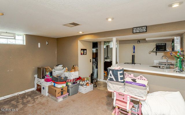 2340 Beaufort Avenue, Toledo, OH 43613