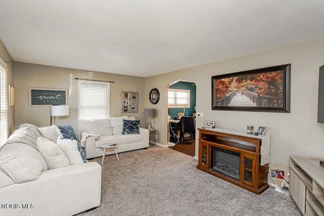 2340 Beaufort Avenue, Toledo, OH 43613