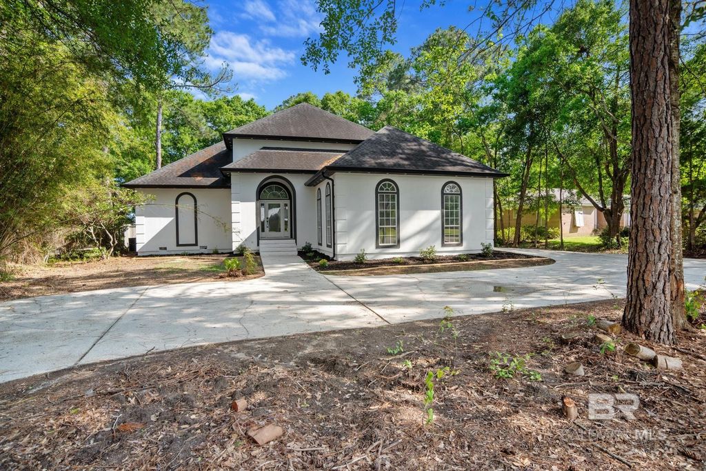 621 Wedgewood Drive, Gulf Shores, AL 36542