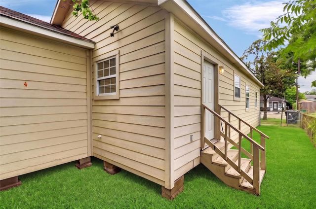 1315 E 33rd Street, Houston, TX 77022