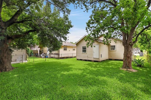 1315 E 33rd Street, Houston, TX 77022