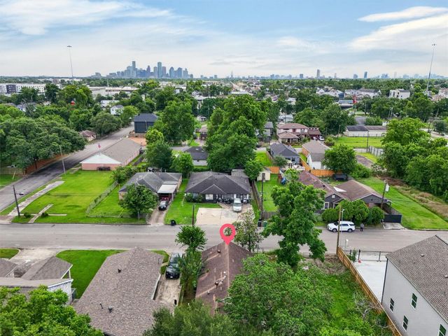 1315 E 33rd Street, Houston, TX 77022