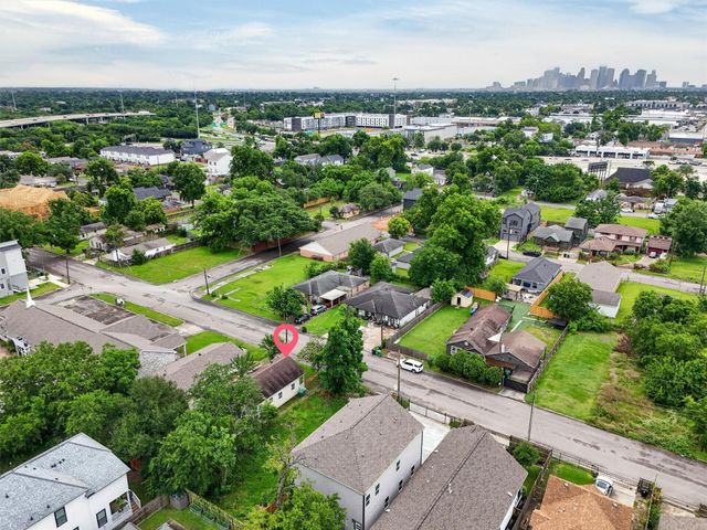 1315 E 33rd Street, Houston, TX 77022