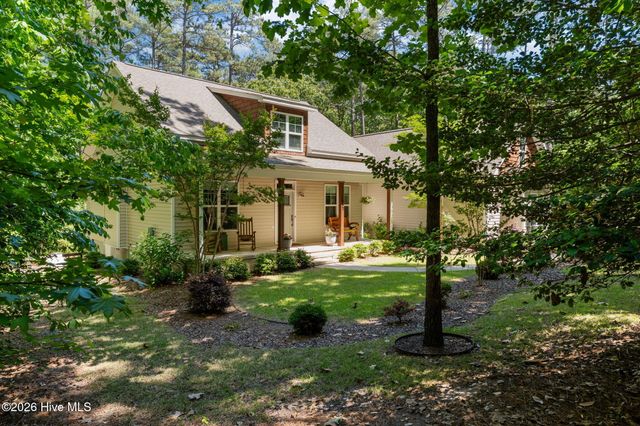 1659 E Indiana Avenue, Southern Pines, NC 28387