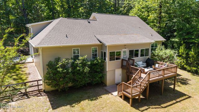 1659 E Indiana Avenue, Southern Pines, NC 28387