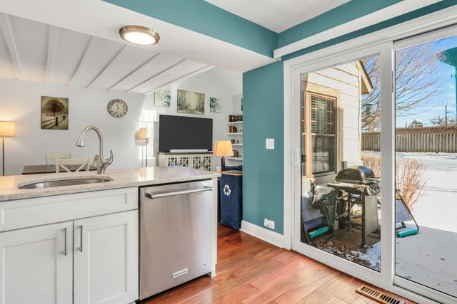 705 COLBY Court, Gurnee, IL 60031