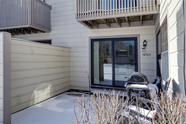 705 COLBY Court, Gurnee, IL 60031