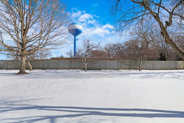 705 COLBY Court, Gurnee, IL 60031