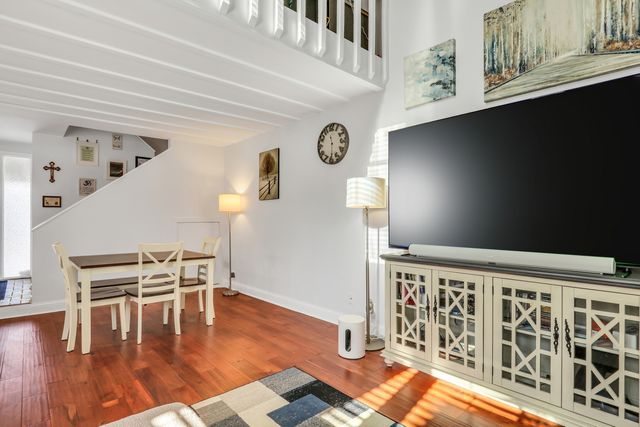 705 COLBY Court, Gurnee, IL 60031