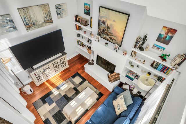 705 COLBY Court, Gurnee, IL 60031