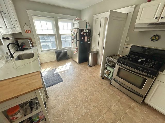 18 Ropes St 2R, Salem, MA 01970