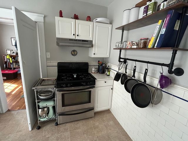 18 Ropes St 2R, Salem, MA 01970