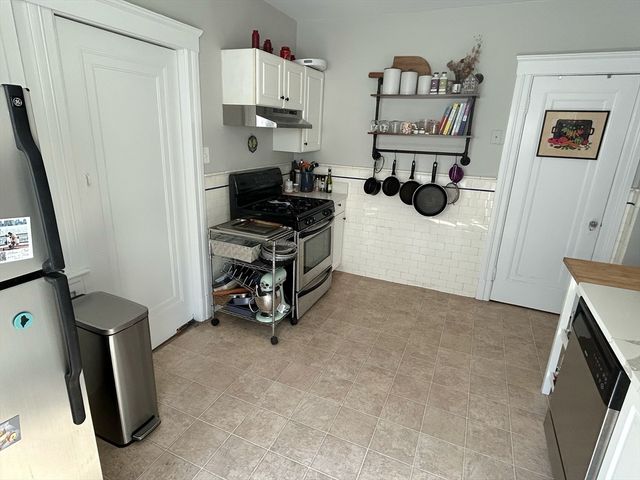 18 Ropes St 2R, Salem, MA 01970