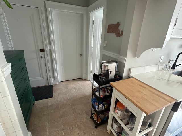 18 Ropes St 2R, Salem, MA 01970