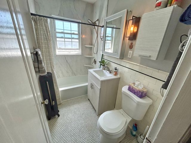 18 Ropes St 2R, Salem, MA 01970