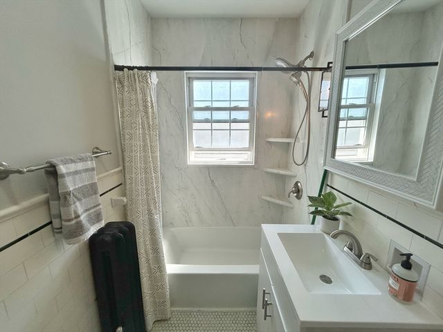 18 Ropes St 2R, Salem, MA 01970