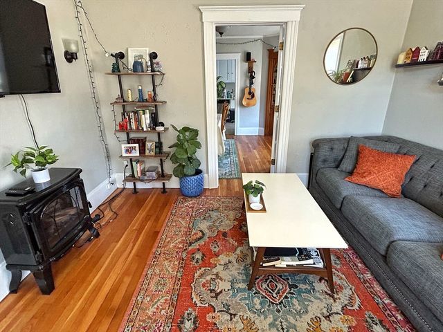 18 Ropes St 2R, Salem, MA 01970