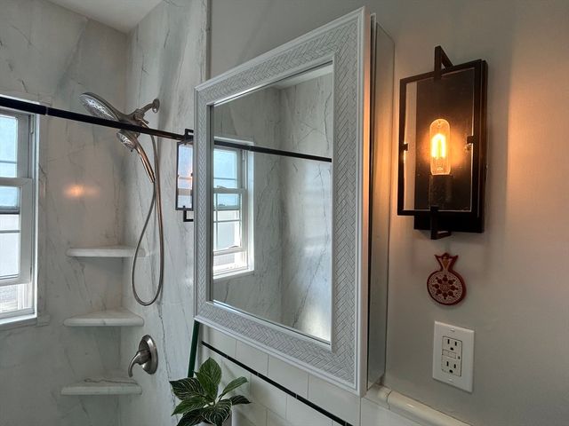 18 Ropes St 2R, Salem, MA 01970
