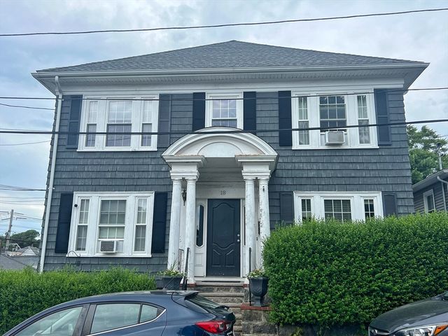 18 Ropes St 2R, Salem, MA 01970