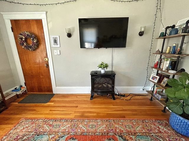 18 Ropes St 2R, Salem, MA 01970