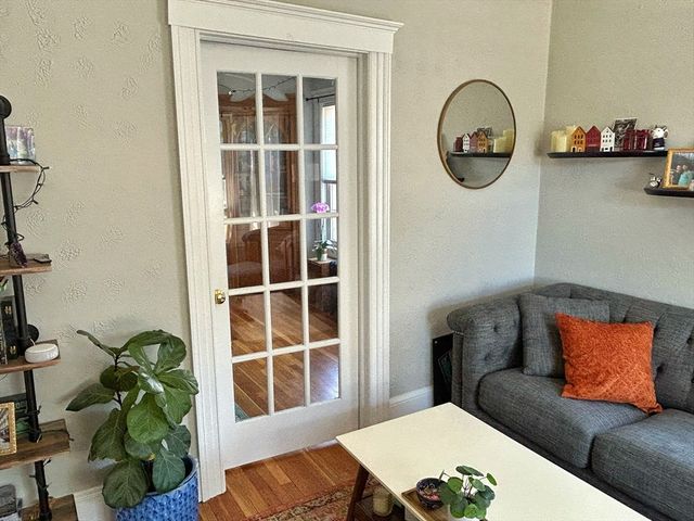 18 Ropes St 2R, Salem, MA 01970