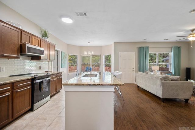 6 Tombstone Court, Little Rock, AR 72209