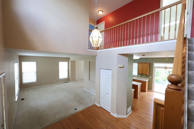 34156 N RED TOP Lane, Round Lake, IL 60073