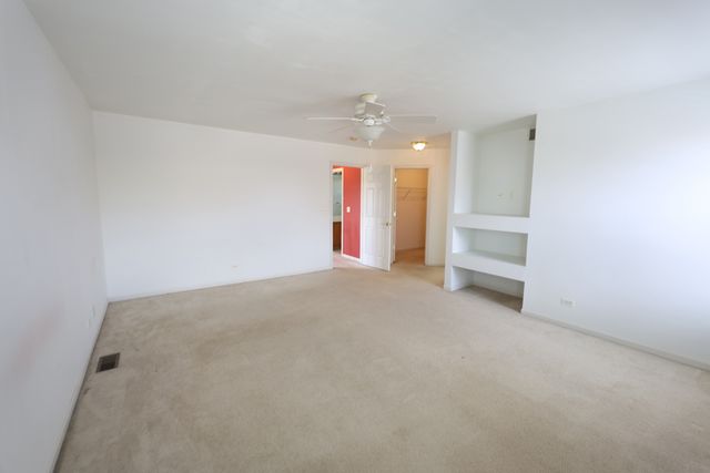 34156 N RED TOP Lane, Round Lake, IL 60073