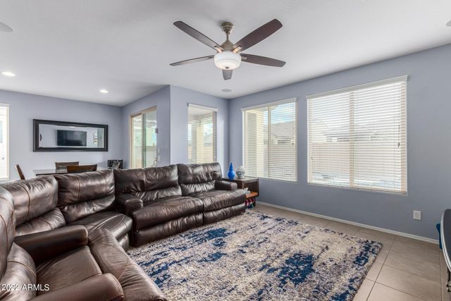 943 W DANISH RED Trail, San Tan Valley, AZ 85143