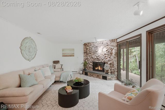 2420 Shagbark, Milford Charter Township, MI 48380