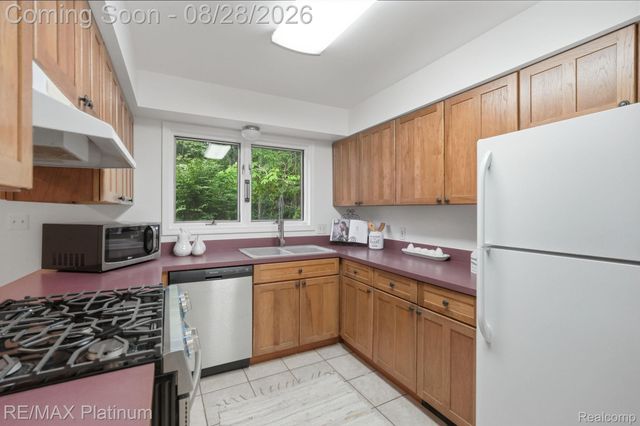 2420 Shagbark, Milford Charter Township, MI 48380