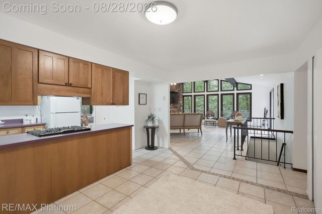 2420 Shagbark, Milford Charter Township, MI 48380