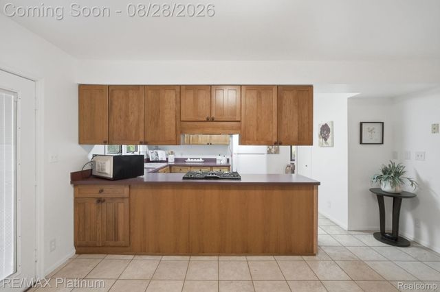 2420 Shagbark, Milford Charter Township, MI 48380