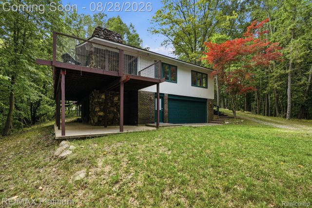 2420 Shagbark, Milford Charter Township, MI 48380