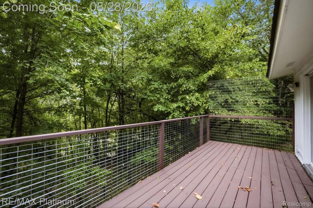 2420 Shagbark, Milford Charter Township, MI 48380