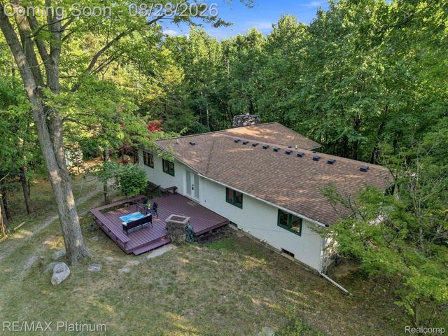 2420 Shagbark, Milford Charter Township, MI 48380