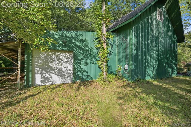 2420 Shagbark, Milford Charter Township, MI 48380