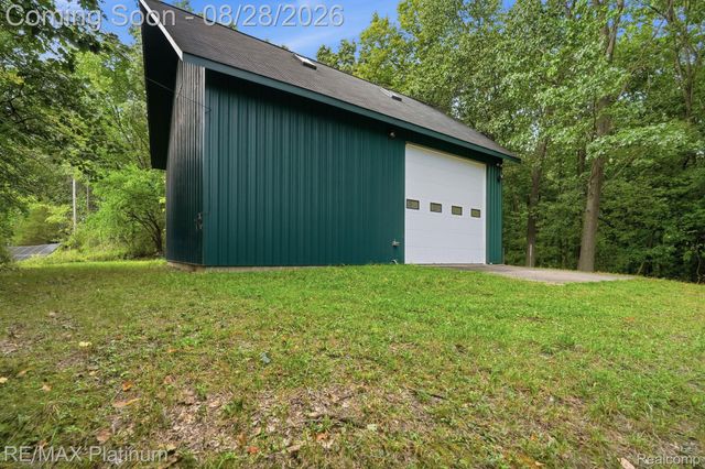 2420 Shagbark, Milford Charter Township, MI 48380