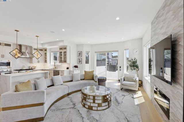 3606 Sarita St, Hayward, CA 94542