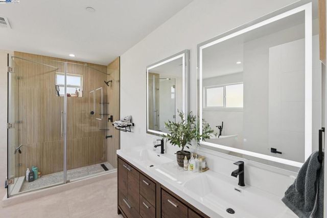 3606 Sarita St, Hayward, CA 94542