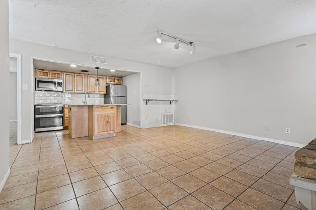 24 Marina CIR, Wimberley, TX 78676