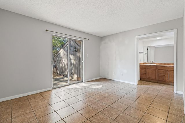 24 Marina CIR, Wimberley, TX 78676