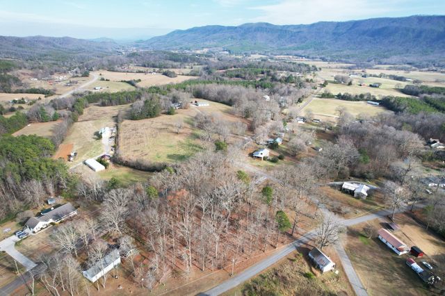 304 County Road 475, Etowah, TN 37331