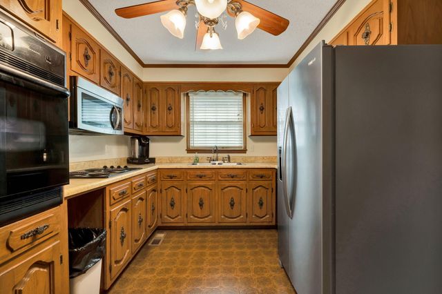 304 County Road 475, Etowah, TN 37331