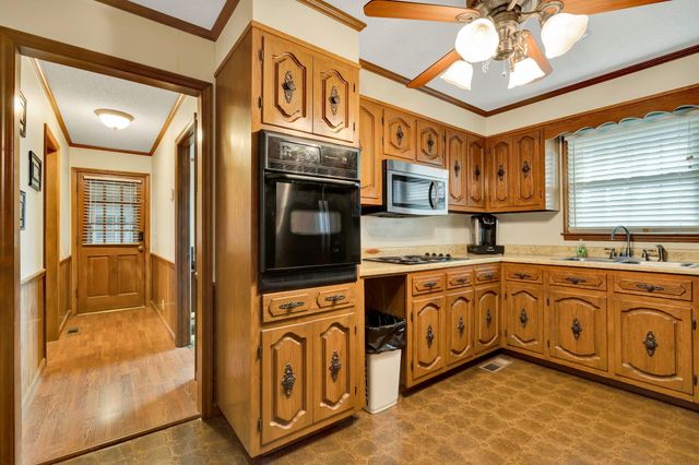 304 County Road 475, Etowah, TN 37331