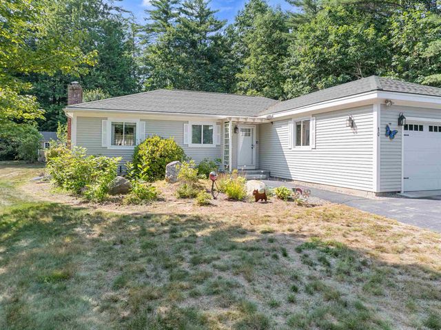 10 Town House Road, New Hampton, NH 03256