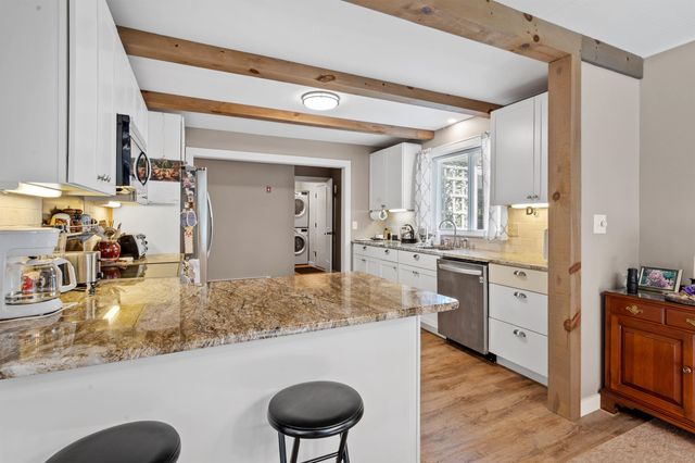 10 Town House Road, New Hampton, NH 03256