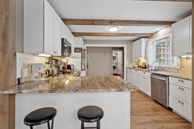 10 Town House Road, New Hampton, NH 03256