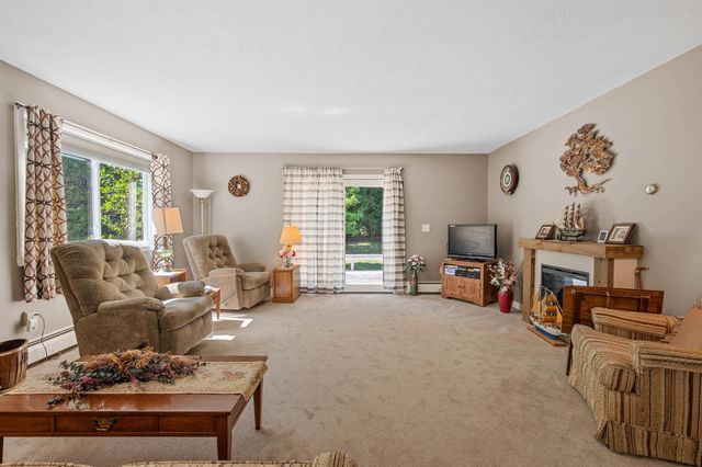10 Town House Road, New Hampton, NH 03256