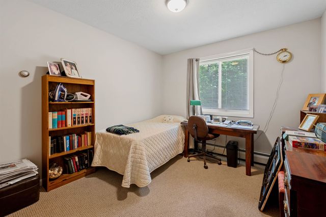 10 Town House Road, New Hampton, NH 03256